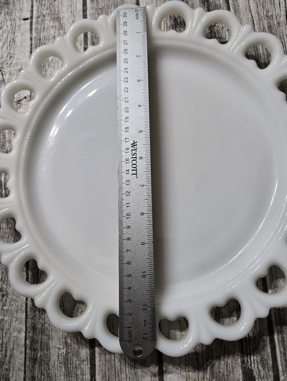 13" Vintage Anchor Hocking Old Colony Lace Edge white milk glass torte or cake p - Picture 3 of 4